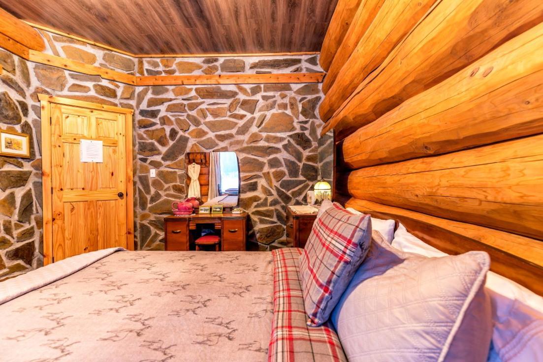 Bed and Breakfast Domaine De La Giroux-Ette La Patrie Esterno foto